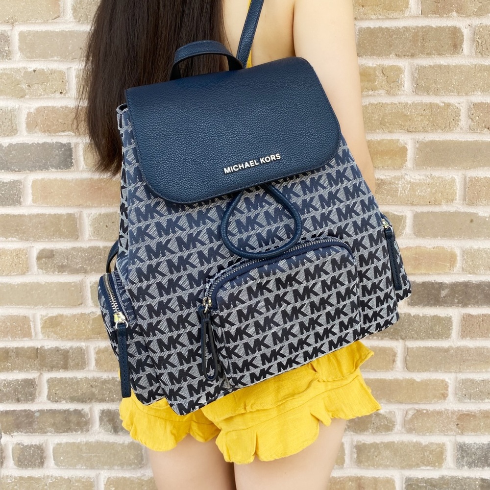 SALE‼️‼️ 👜💕- Michael Kors Large Backpack Blue - Picture 2 of 4